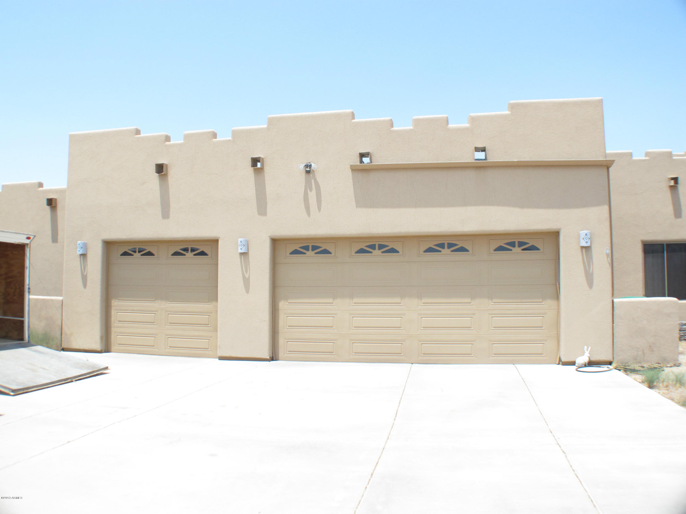 2746 North Warren Road Maricopa, AZ 85139 - Photo 3 of 45 3 Car Garage