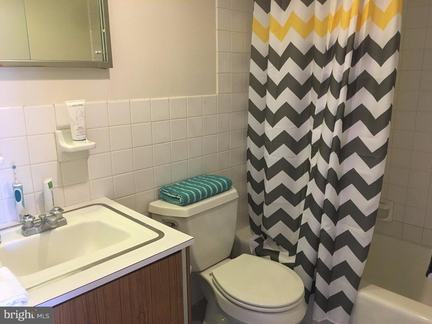 224-30 West Rittenhouse Square, Unit 915B Philadelphia, PA 19103 - Photo 10 of 12