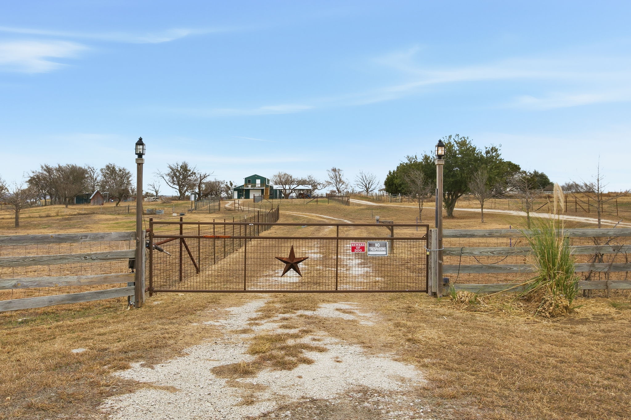 610 Eastview Drive Georgetown, TX 78626 - Photo 2 of 39 a view of a terrace