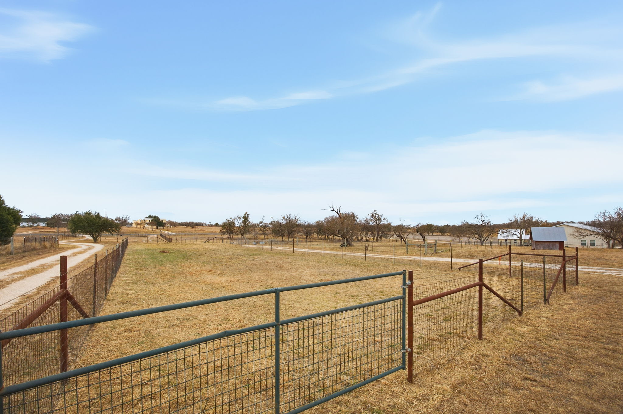 610 Eastview Drive Georgetown, TX 78626 - Photo 23 of 39 a view of a terrace with skyline