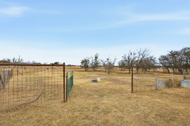 $750,000 | 610 Eastview Drive, Georgetown, TX 78626