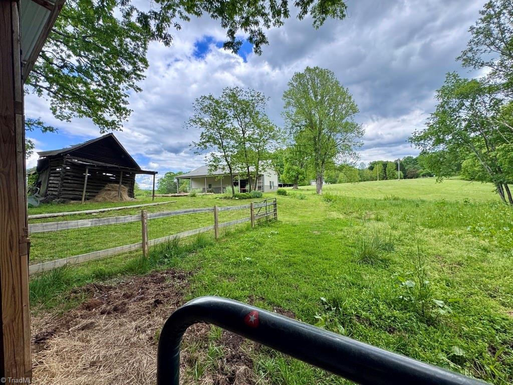 431 Needham Road Pilot Mountain, NC 27041 - Photo 12 of 43 Gallery Image 12
