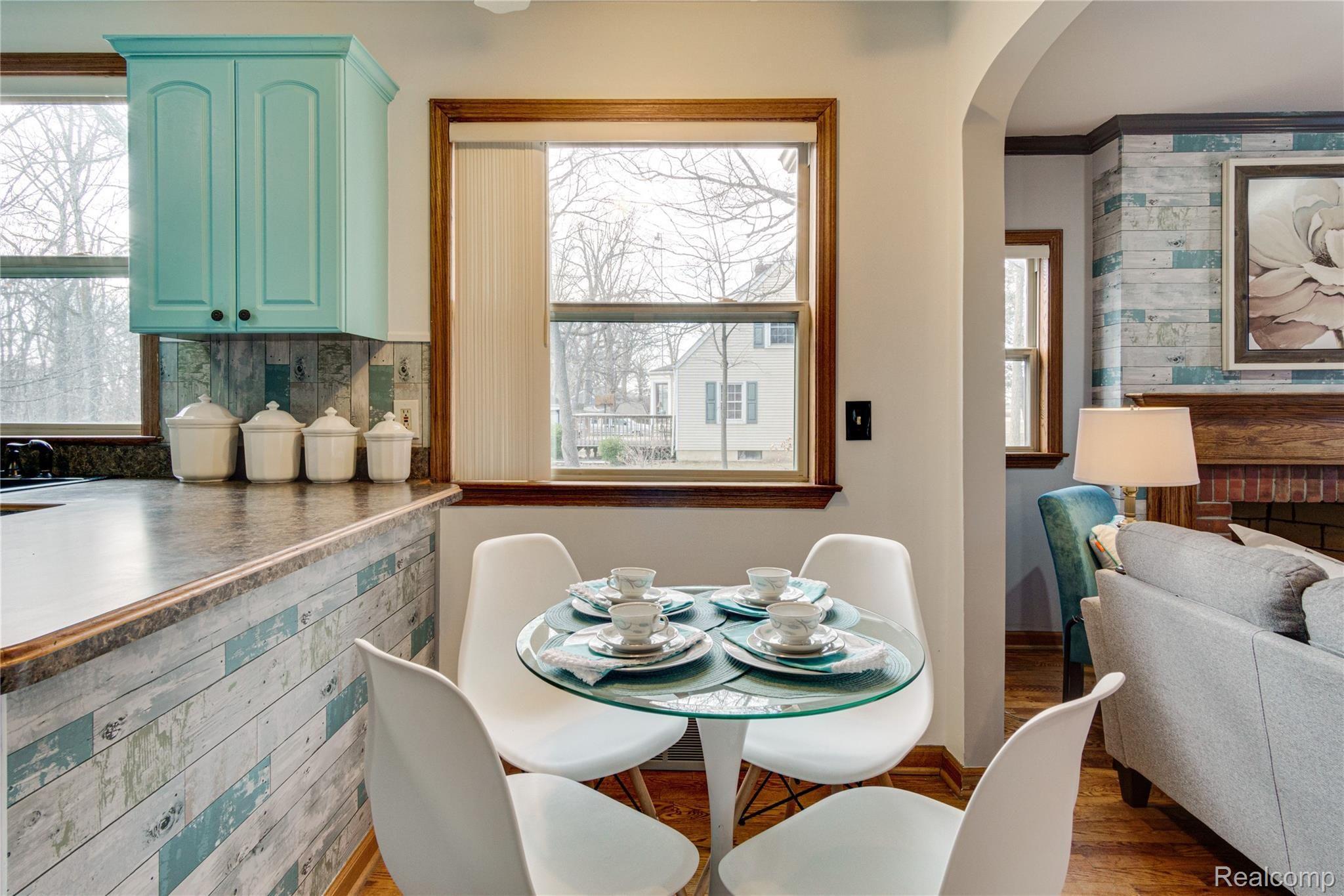 4377 Fenton Road Burton, MI 48529 - Photo 31 of 42 Interiors (7 of 28).jpg