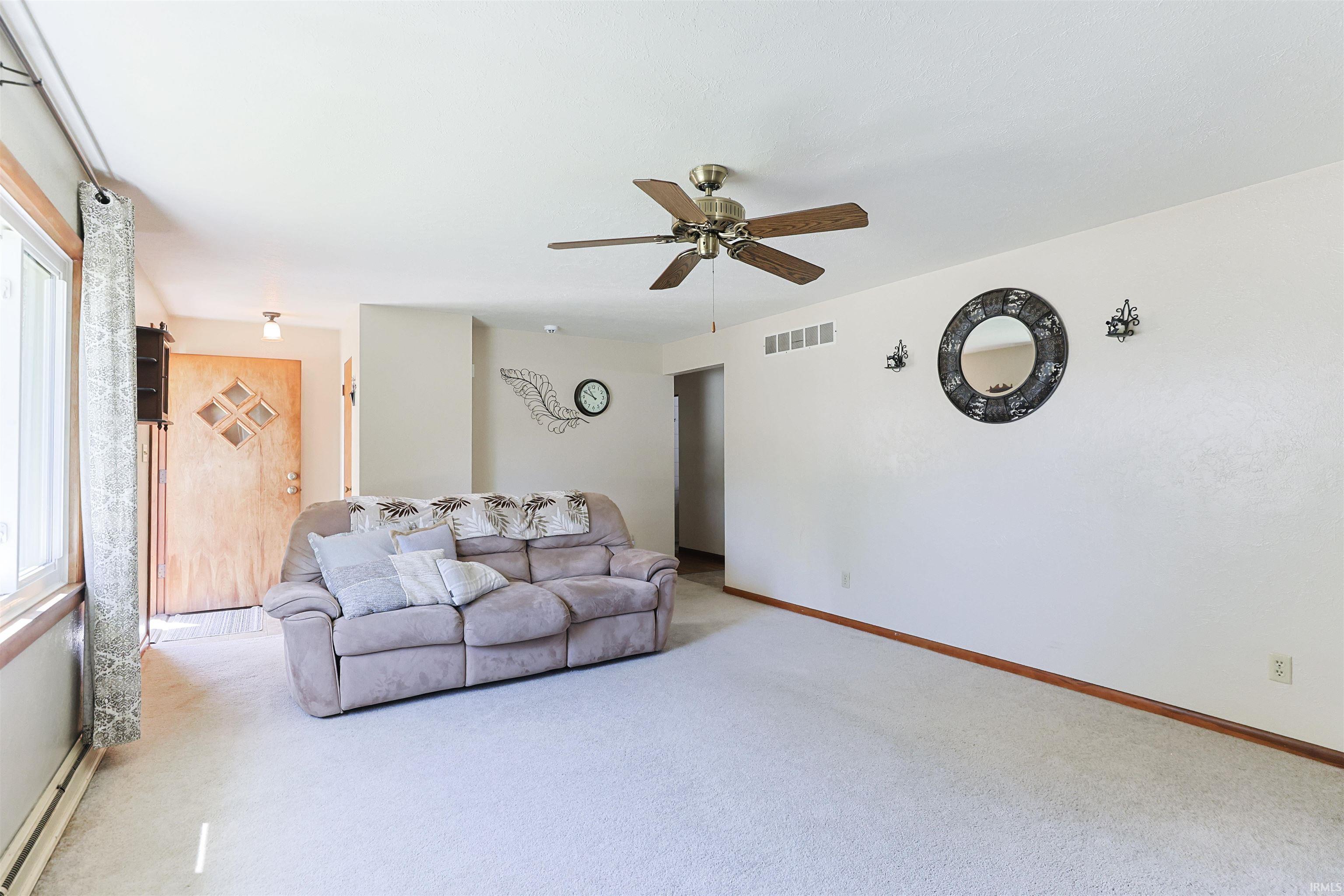 1005 Violet Road Elkhart, IN 46514 - Photo 4 of 45