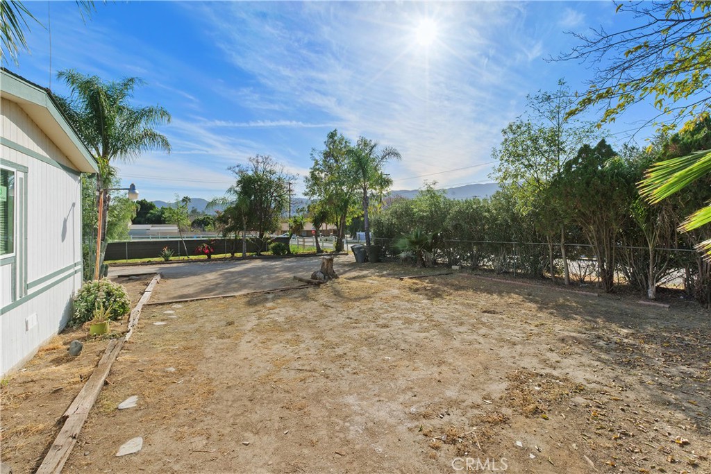 33462 Loquat Street Wildomar, CA 92595 - Photo 11 of 41 a view of a yard with plants