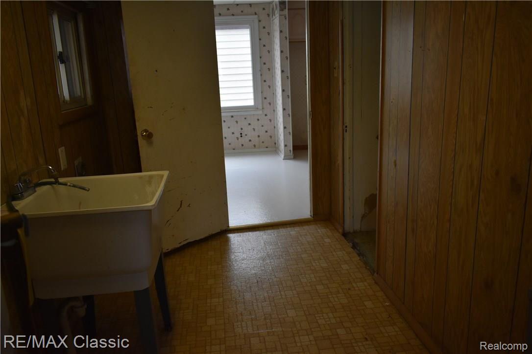 7295 Standard Street Center Line, MI 48015 - Photo 15 of 32 DSC_0752.JPG