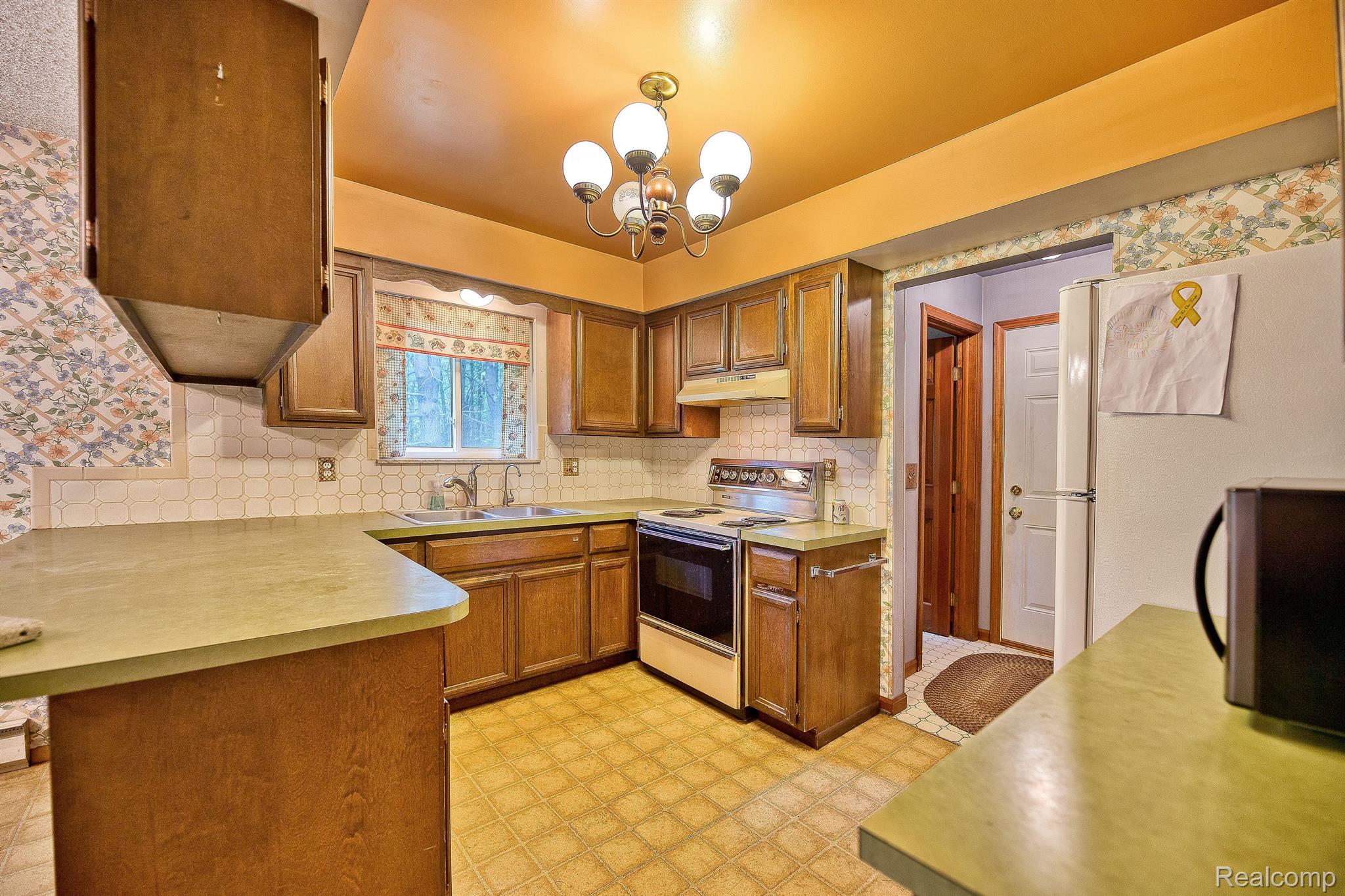 3211 Roods Lake Road Lapeer, MI 48446 - Photo 16 of 35 Kitchen
