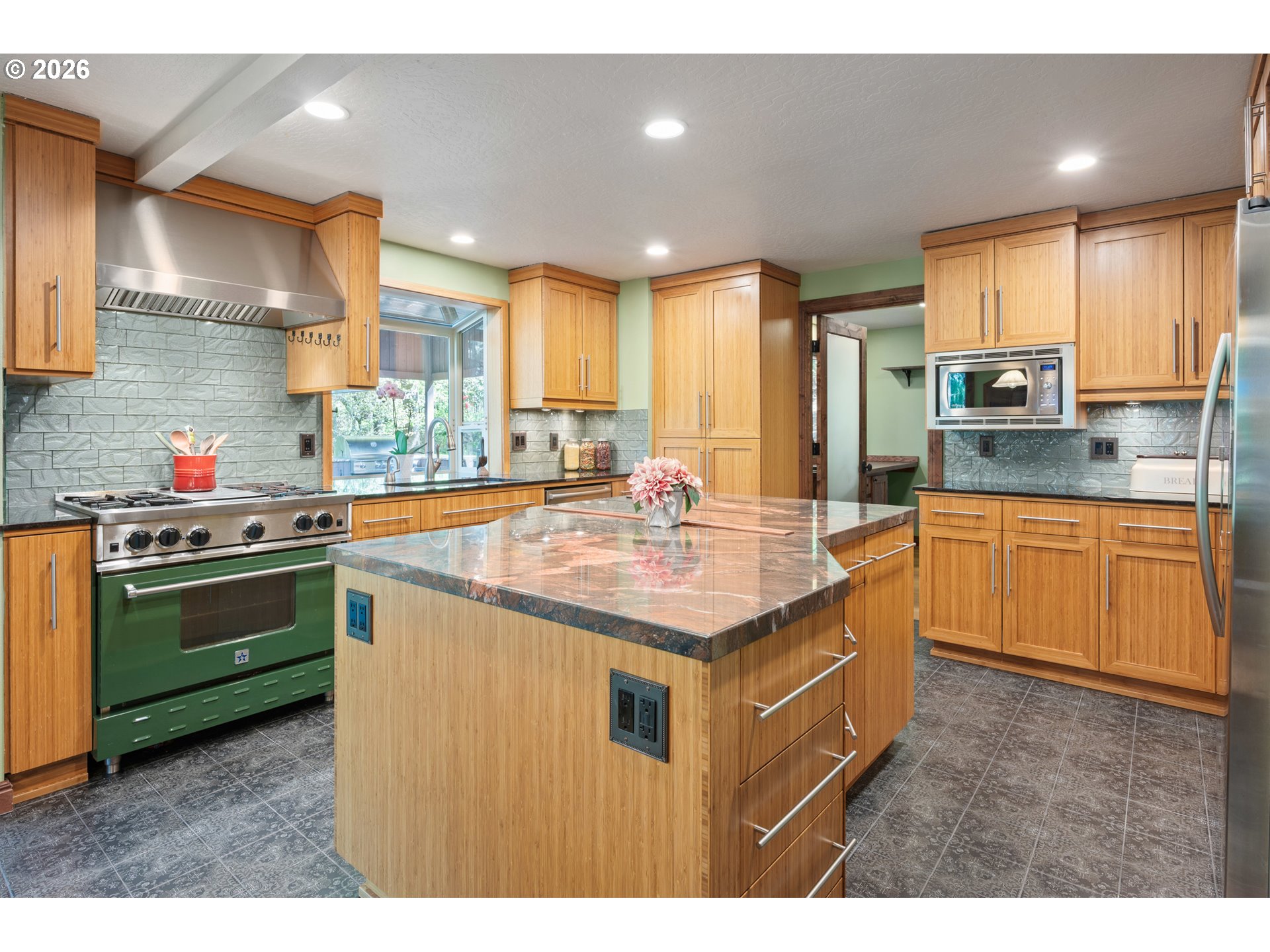 4330 North Shasta Loop Eugene, OR 97405 - Photo 7 of 48