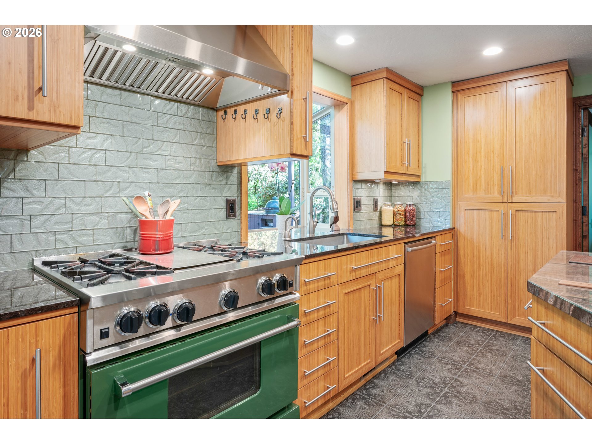 4330 North Shasta Loop Eugene, OR 97405 - Photo 8 of 48