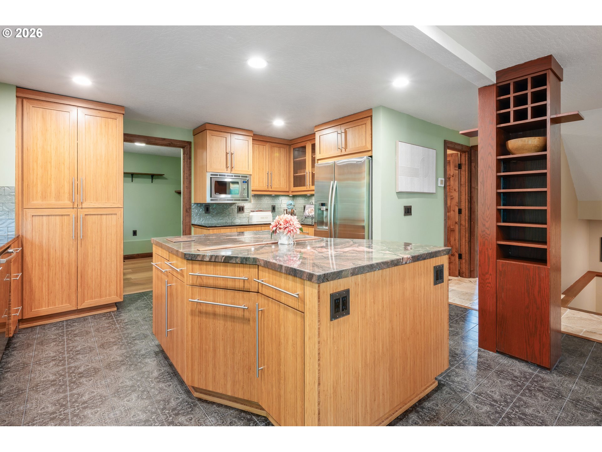 4330 North Shasta Loop Eugene, OR 97405 - Photo 9 of 48