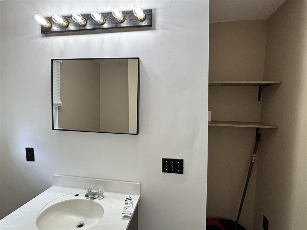 141 Sunderland Road Worcester, MA 01604 - Photo 15 of 20 Gallery Image 15