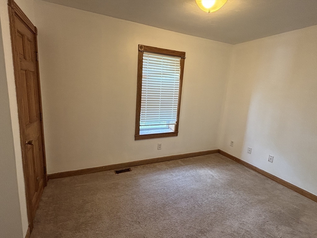 141 Sunderland Road Worcester, MA 01604 - Photo 18 of 20 Gallery Image 18
