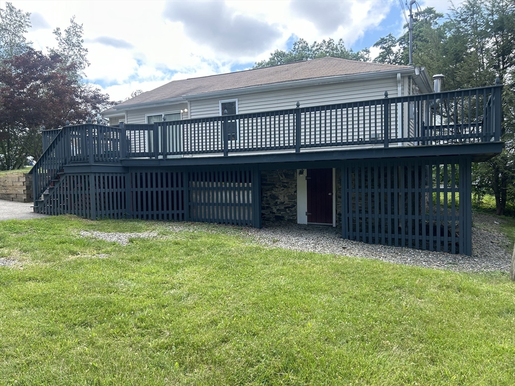 141 Sunderland Road Worcester, MA 01604 - Photo 2 of 20 Gallery Image 2