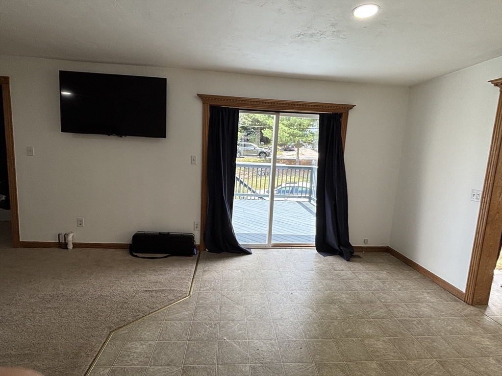 141 Sunderland Road Worcester, MA 01604 - Photo 10 of 20 Gallery Image 10