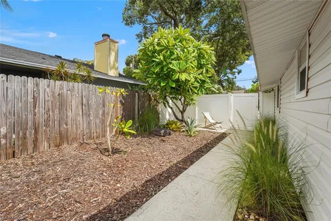 $385,000 | 2705 2nd Avenue West, Bradenton, FL 34205
