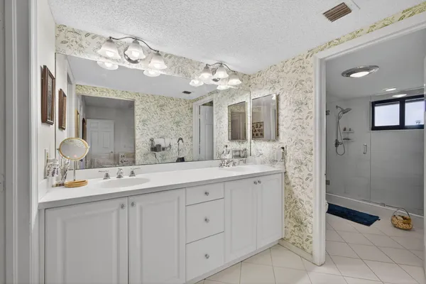 $540,000 | 16942 Waterbend Drive, Unit 258, Jupiter, FL 33477