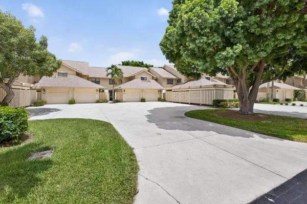 $540,000 | 16942 Waterbend Drive, Unit 258, Jupiter, FL 33477