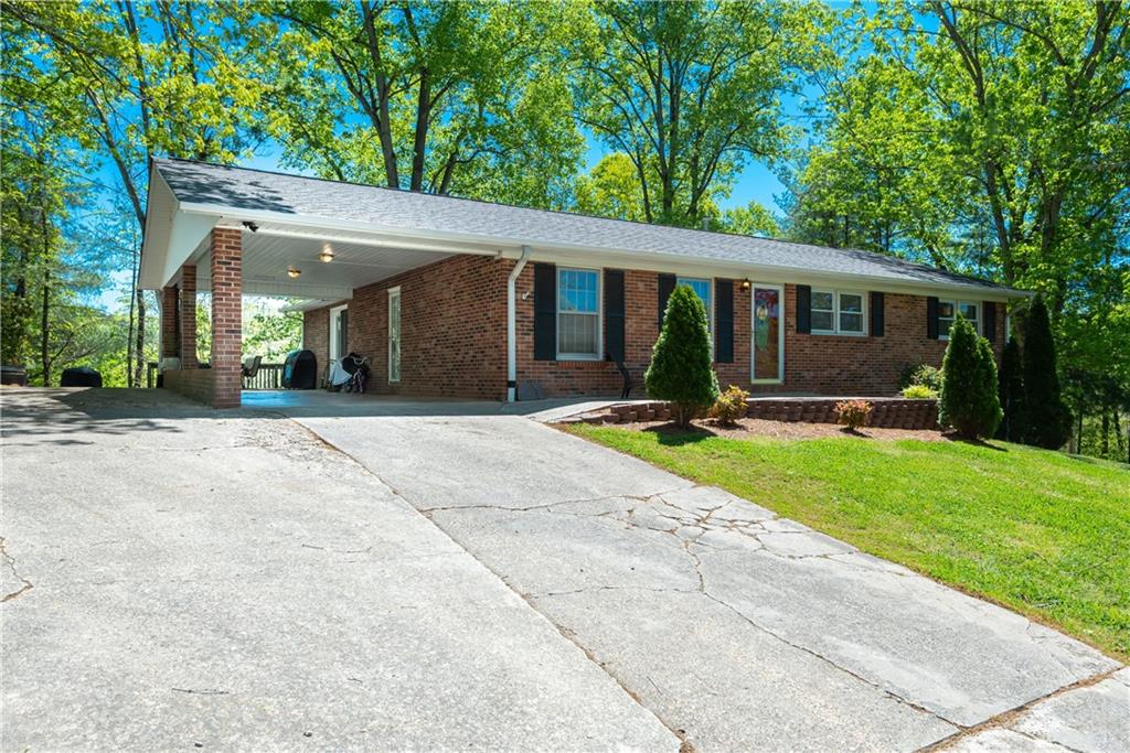 56 Landis Road Marion, NC 28752 - Photo 1 of 23 Gallery Image 1