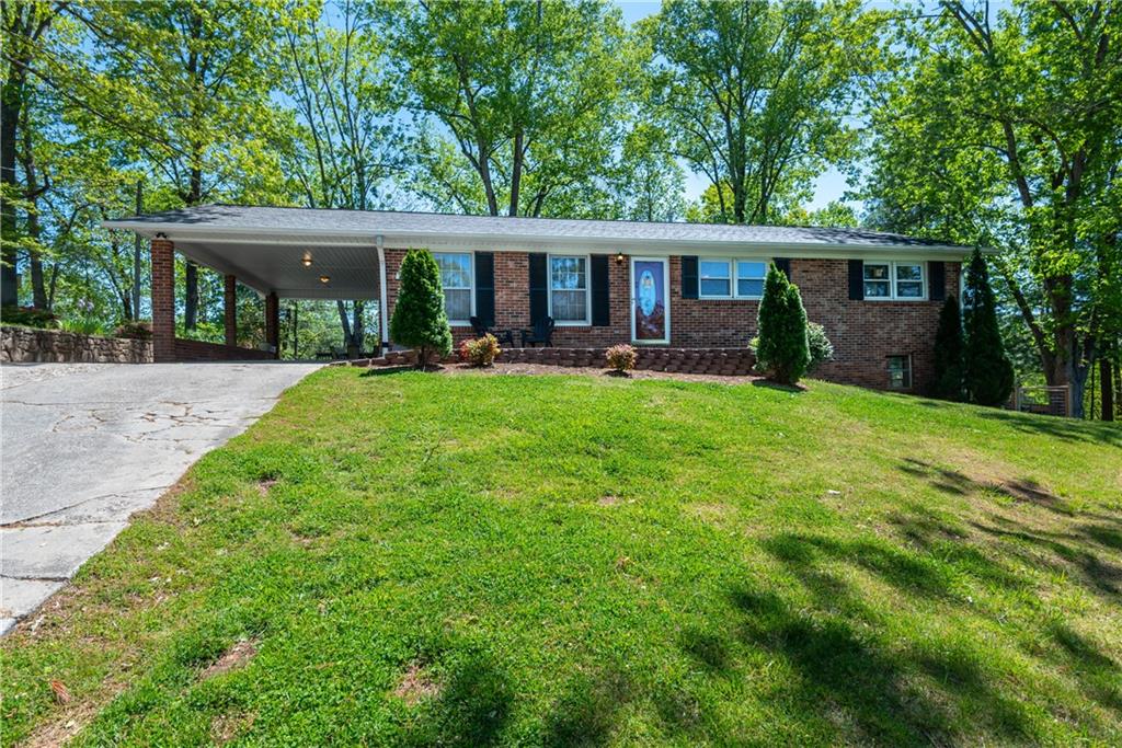 56 Landis Road Marion, NC 28752 - Photo 2 of 23 Gallery Image 2