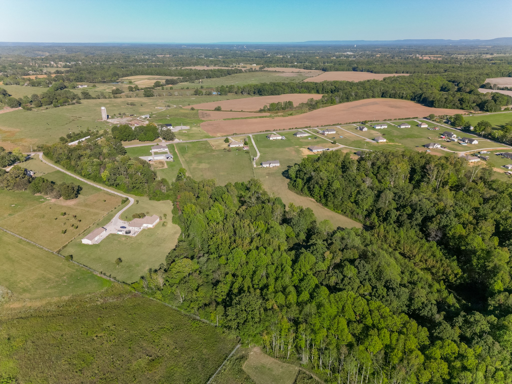 185 Patrick Road Fayetteville, TN 37334 - Photo 27 of 28 a view of a city with an ocean