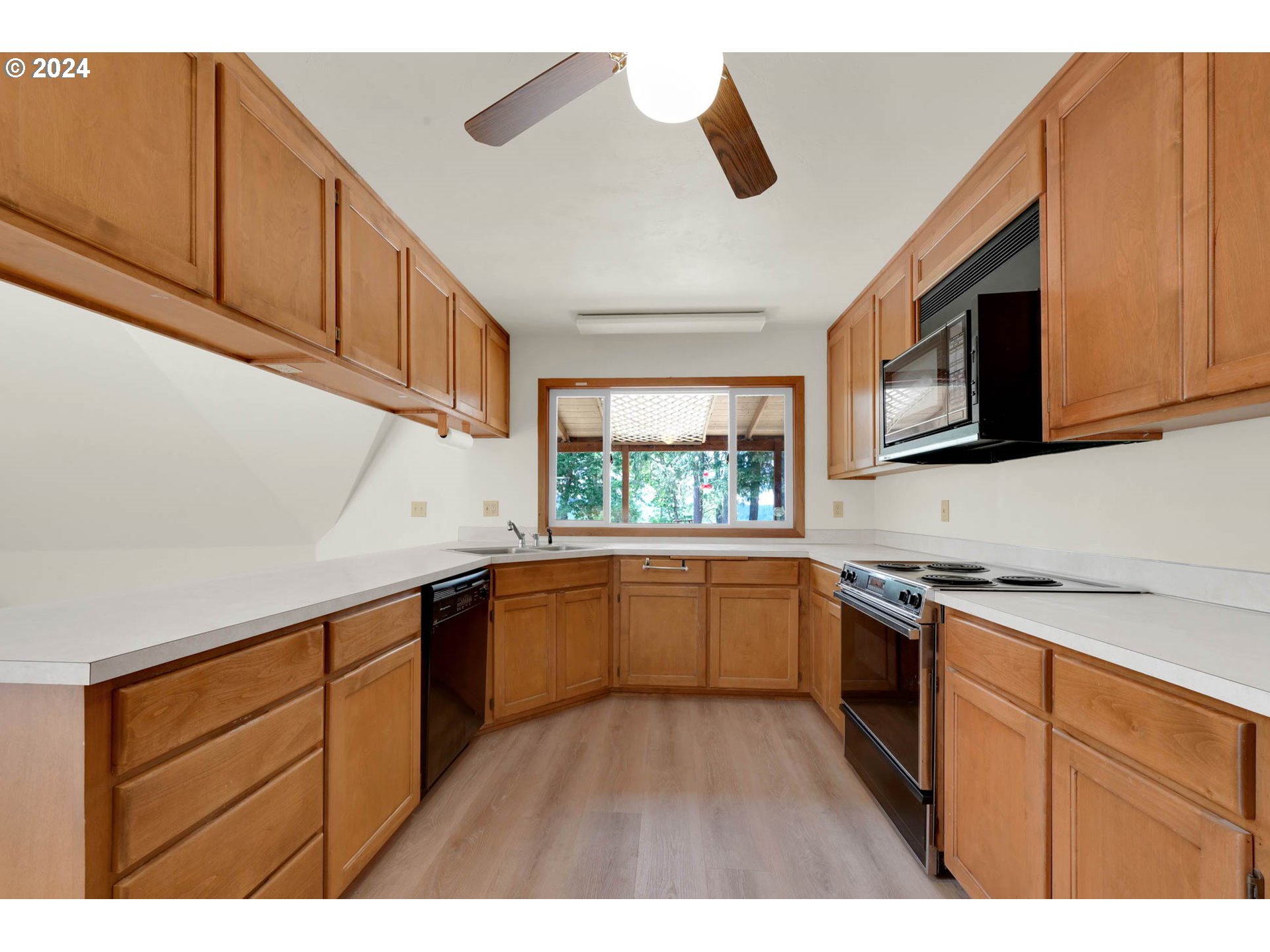 84679 Arlie Road Eugene, OR 97405 - Photo 13 of 45 Gallery Image 13