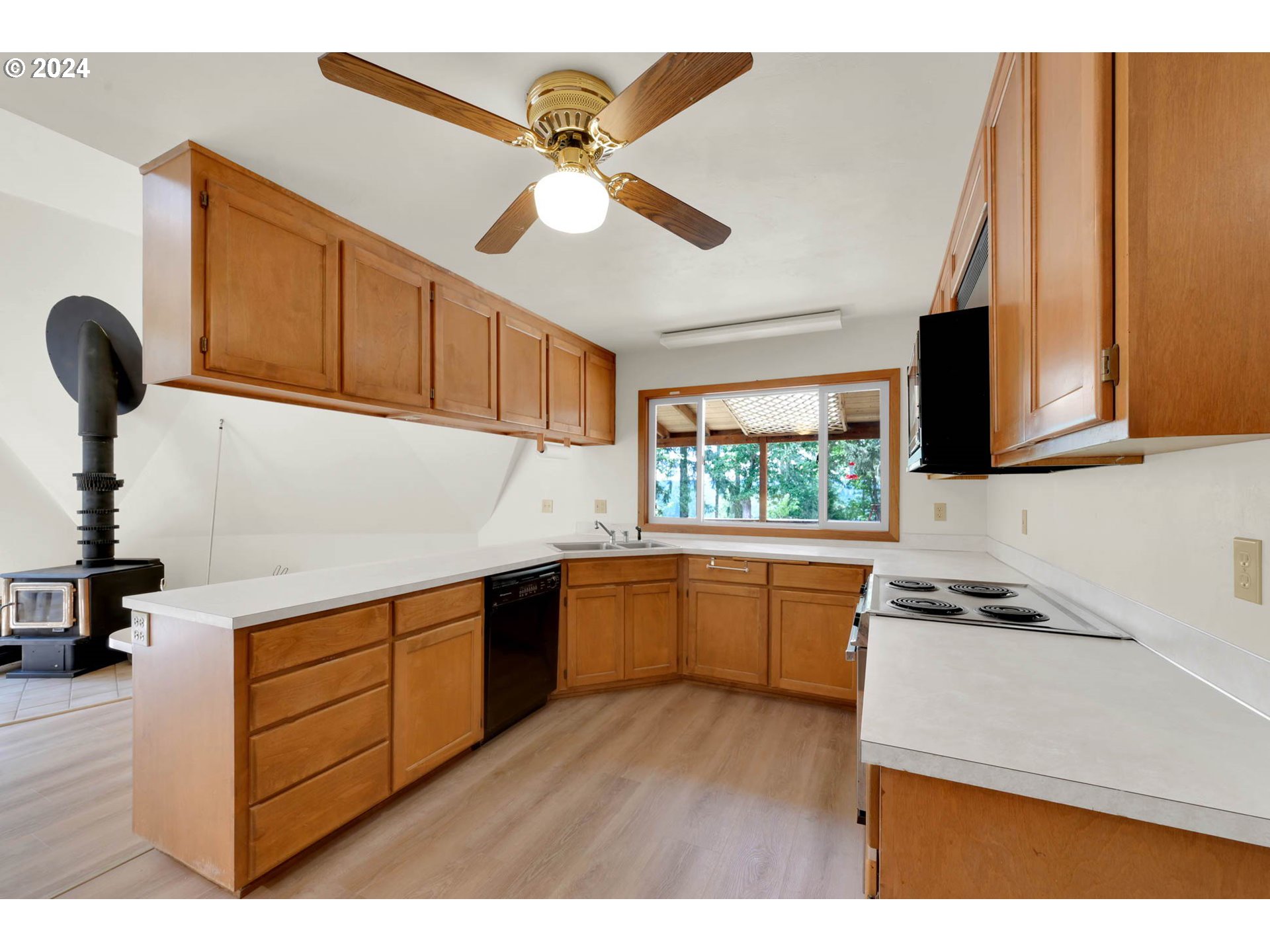 84679 Arlie Road Eugene, OR 97405 - Photo 16 of 45 Gallery Image 16