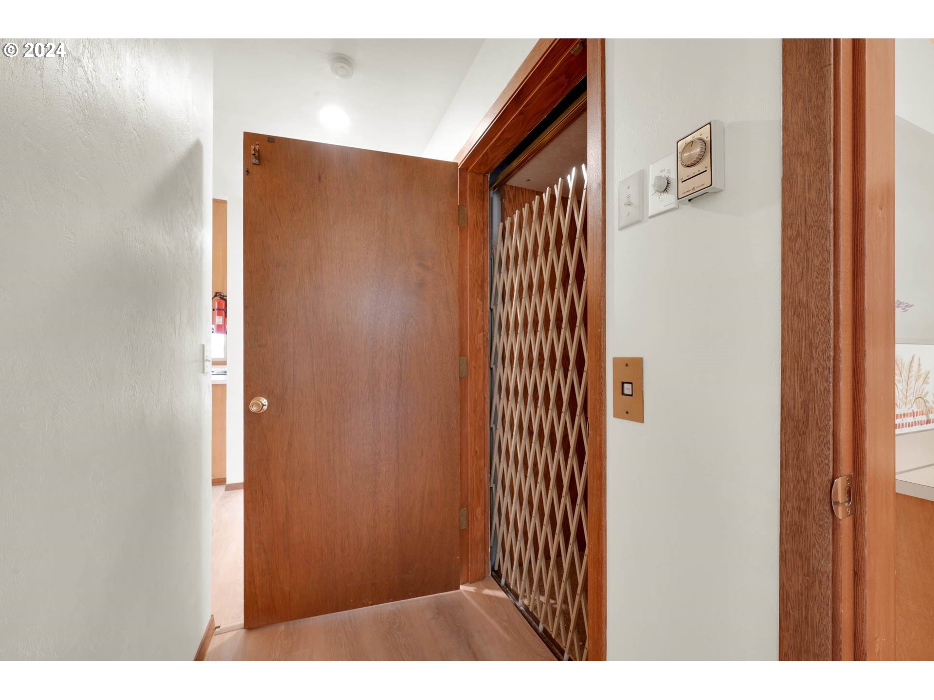 84679 Arlie Road Eugene, OR 97405 - Photo 17 of 45 Elevator