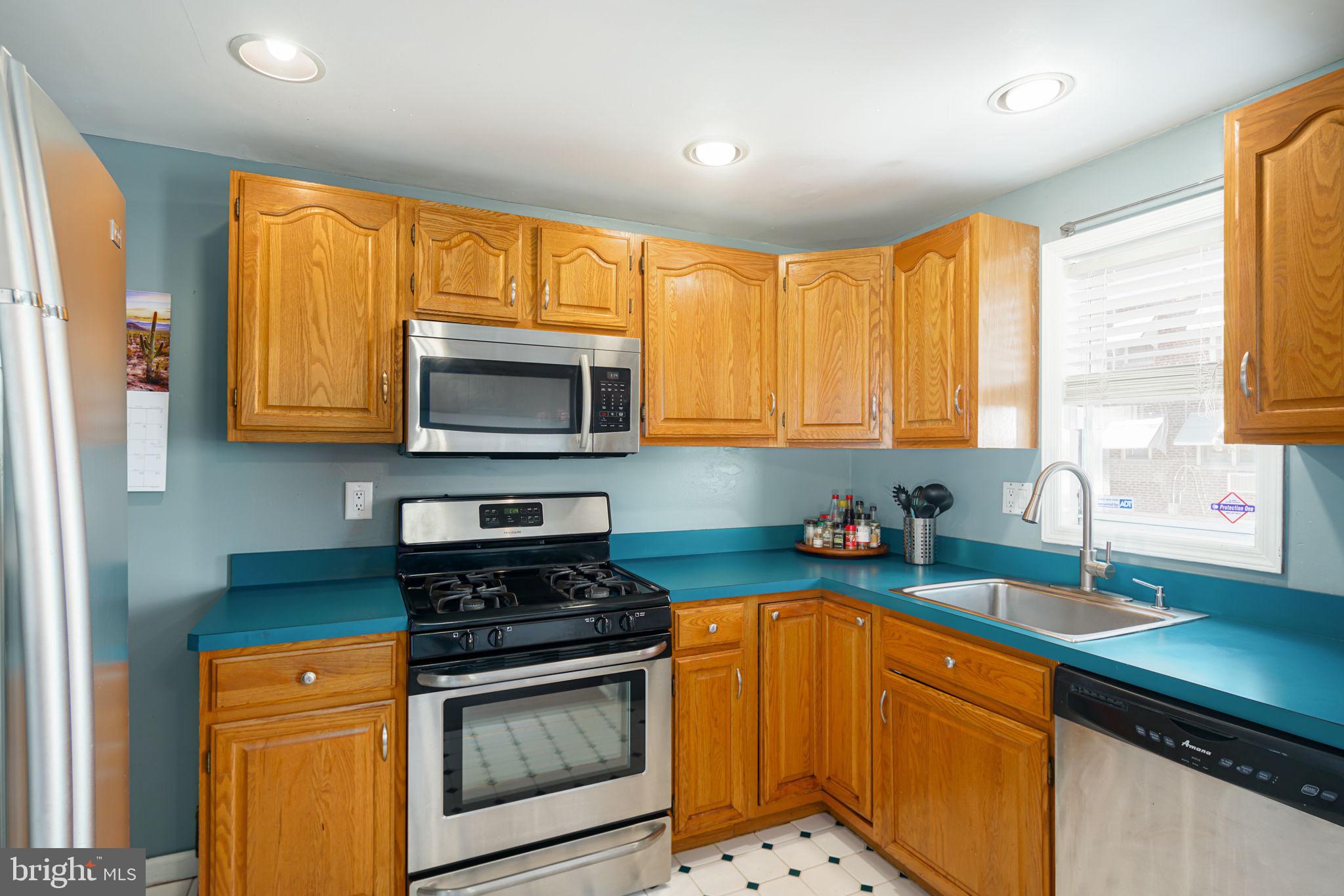 2822 South 9th Street Philadelphia, PA 19148 - Photo 7 of 23 Kitchen
