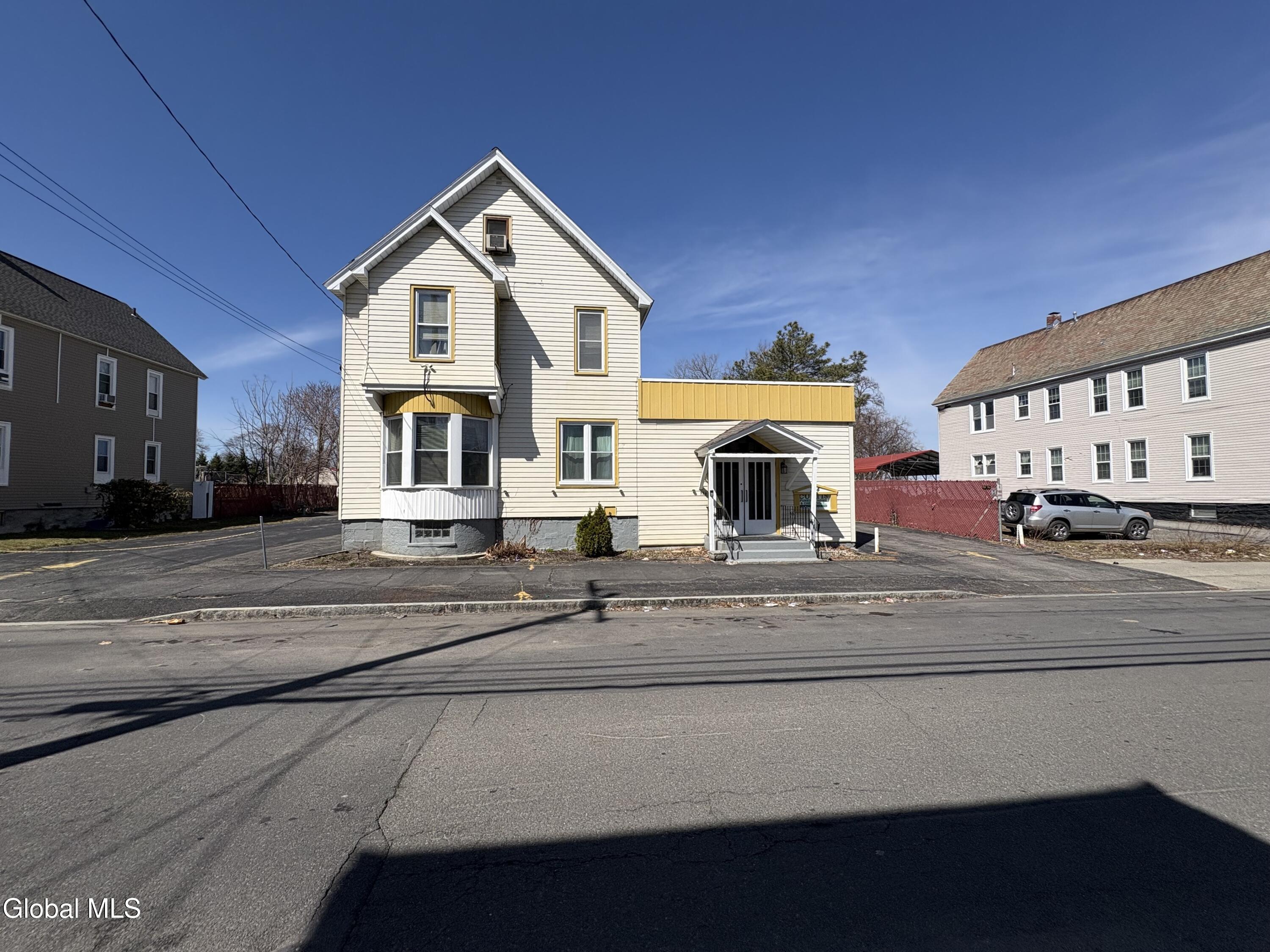 322 Hulett Street Schenectady, NY 12307 - Photo 2 of 15 IMG_3181