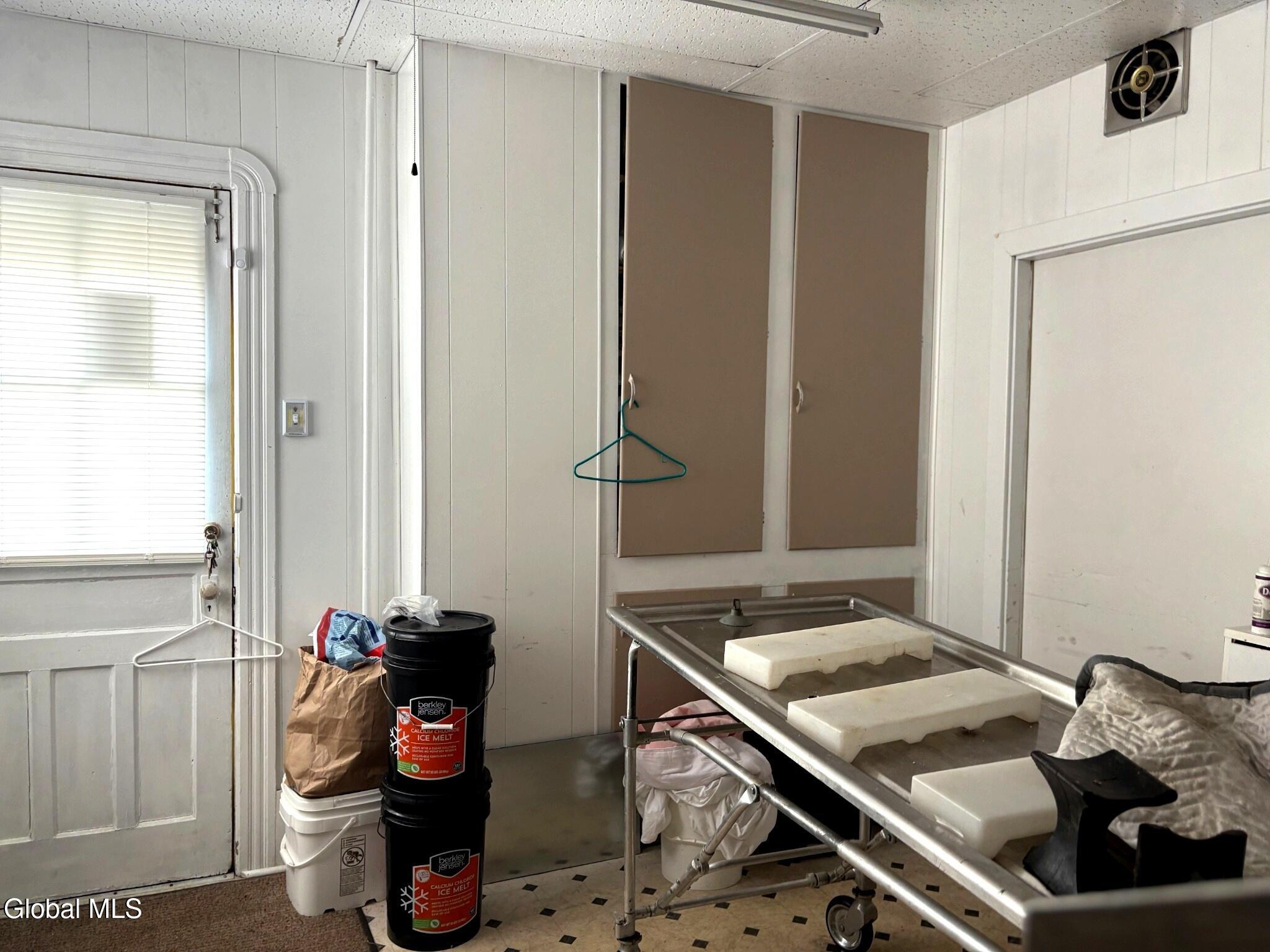 322 Hulett Street Schenectady, NY 12307 - Photo 7 of 15 IMG_3130_edited