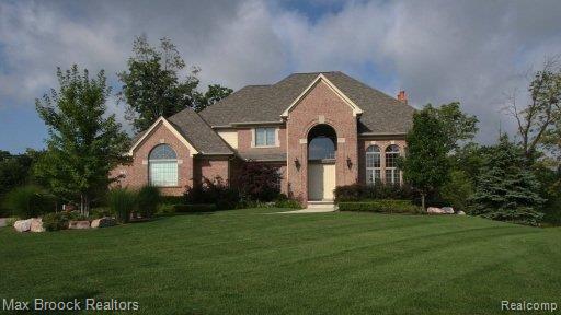 753 Wellington Circle Rochester, MI 48309 - Photo 1 of 24 New 19