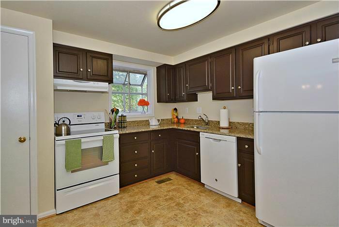 104 Longdraft Road Gaithersburg, MD 20878 - Photo 14 of 30 Kitchen