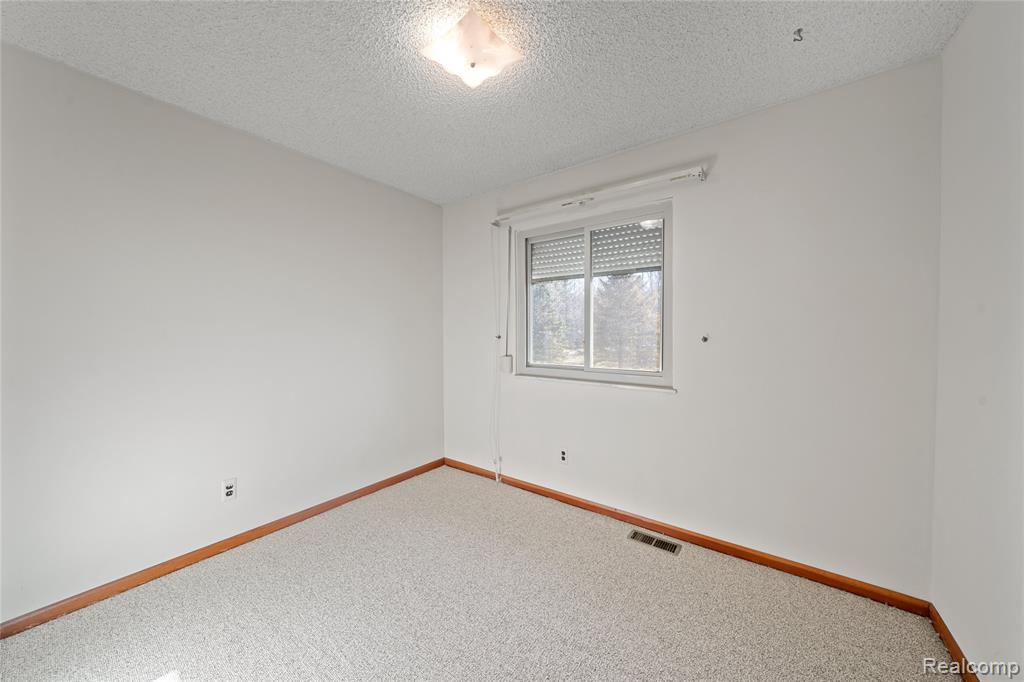 10401 Willow Road Willis, MI 48191 - Photo 24 of 45