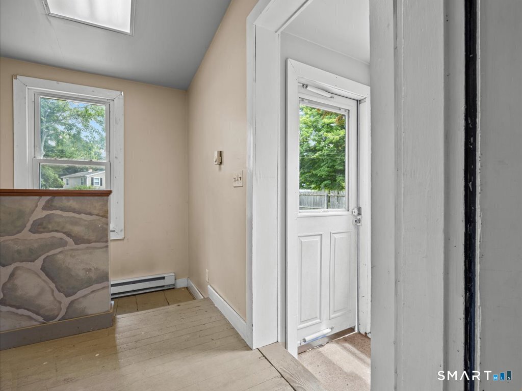 60 Pond Hill Road Wallingford, CT 06492 - Photo 24 of 36 BACK HALL / MUD ROOM