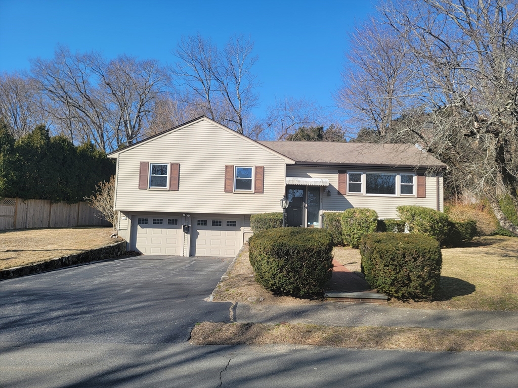 15 Oriole Road Wellesley, MA 02481 - Photo 1 of 17