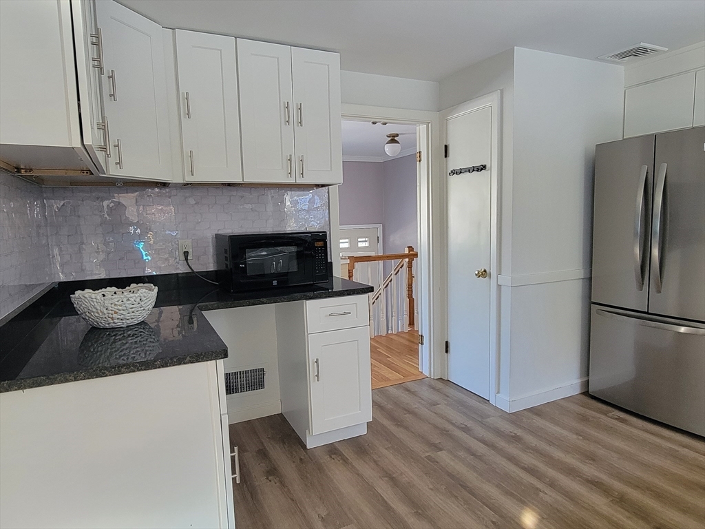 15 Oriole Road Wellesley, MA 02481 - Photo 7 of 17