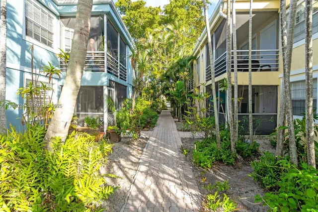 a view of a multi story building