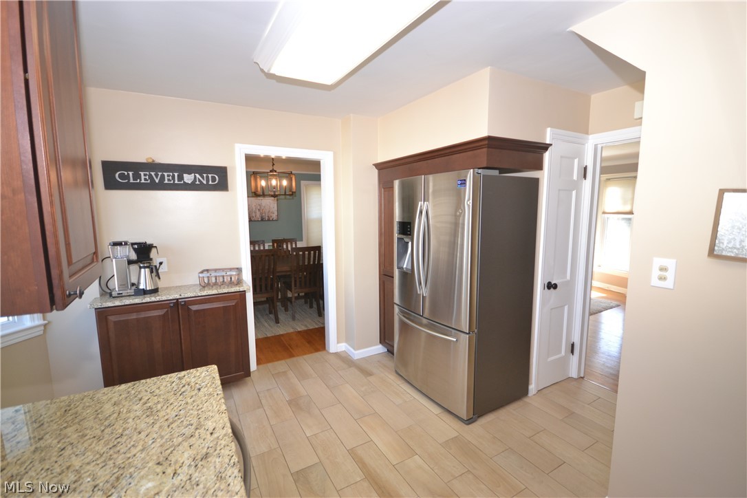 1442 Willshire Road Cleveland, OH 44124 - Photo 9 of 25