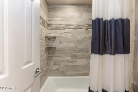 $1,049,000 | 1040 Vail View Drive, Unit 305, Vail, CO 81657