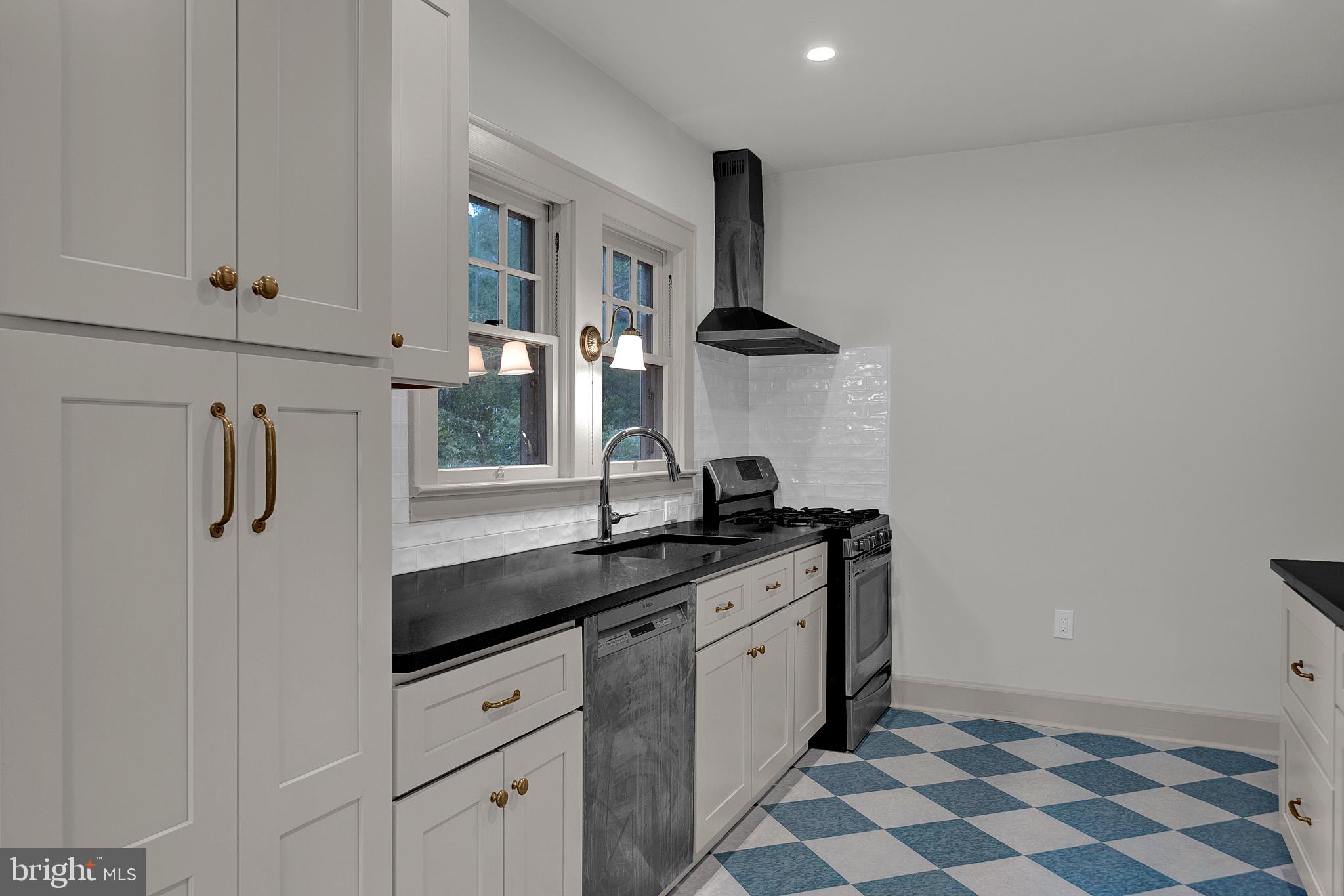 89 West Upper Ferry Road Ewing, NJ 08628 - Photo 12 of 27 Kitchen