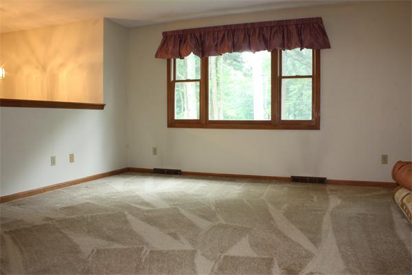 39 Maplewood Road Pembroke, MA 02359 - Photo 4 of 10 Gallery Image 4
