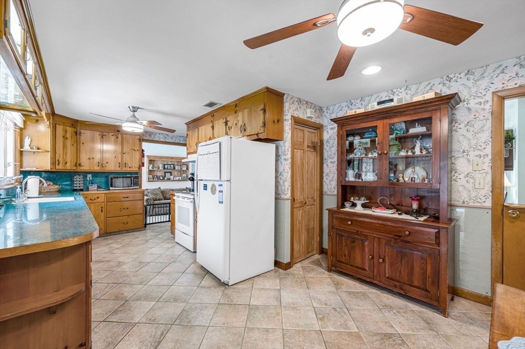 296 Pease Road East Longmeadow, MA 01028 - Photo 12 of 42