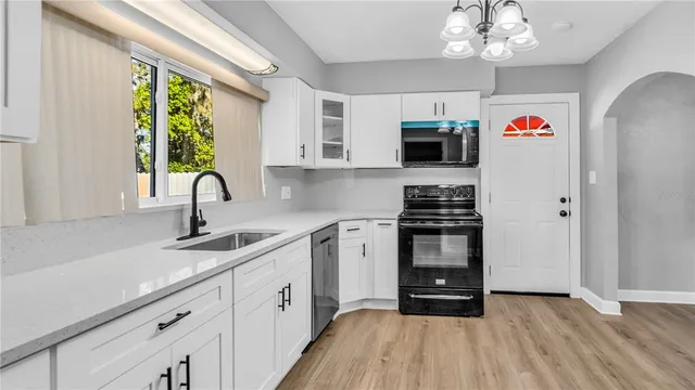 $2,300 | 11912 McMullen Loop, Riverview, FL 33569