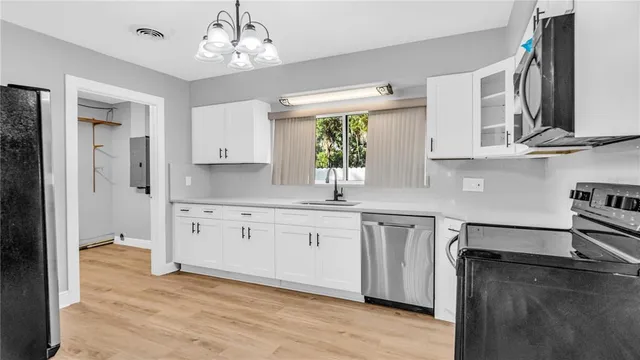 $2,300 | 11912 McMullen Loop, Riverview, FL 33569