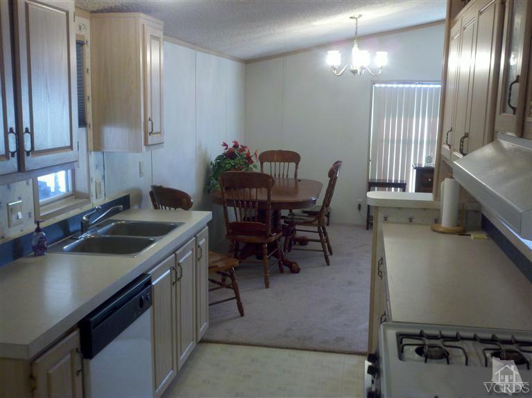 195 Tierra Rejada Road, Unit 27 Simi Valley, CA 93065 - Photo 5 of 10 Additional Photo