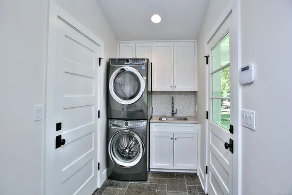 $10,000 | 55 Kings Highway North, Westport, CT 06880