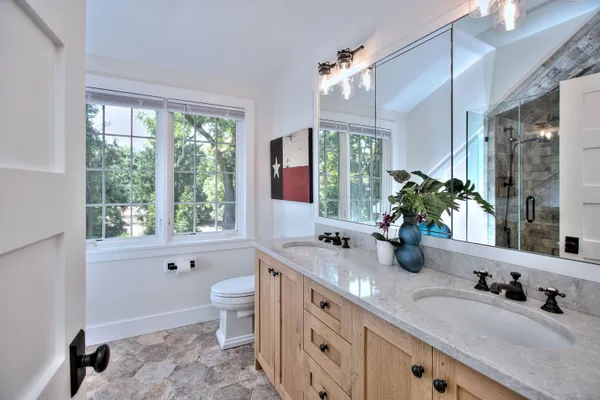 $10,000 | 55 Kings Highway North, Westport, CT 06880