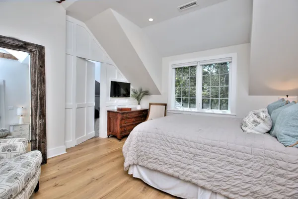 $10,000 | 55 Kings Highway North, Westport, CT 06880