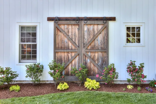 $10,000 | 55 Kings Highway North, Westport, CT 06880