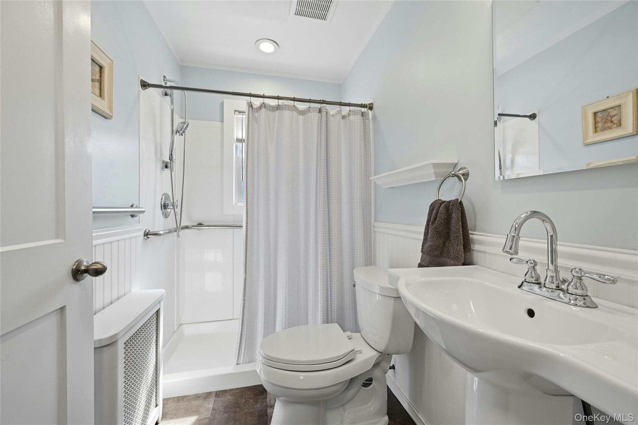 107 Fillmore Street Centerport, NY 11721 - Photo 12 of 29